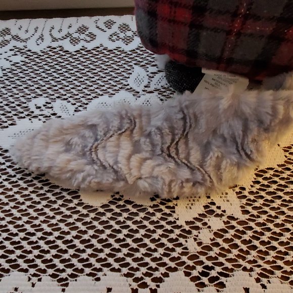 Pier 1 Sitting Animal Bently The Raccoon Pillow Door Stop - Picture 7 of 11